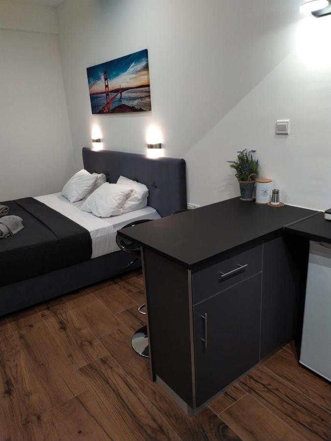 Takis Apartments Ajía Nápa Eksteriør bilde