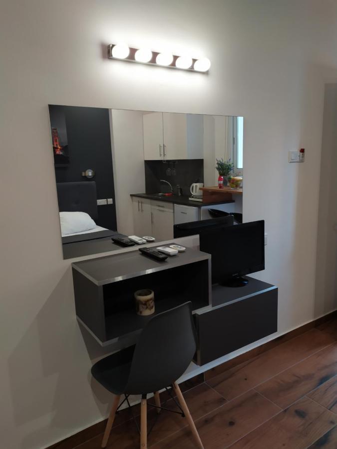 Takis Apartments Ajía Nápa Eksteriør bilde